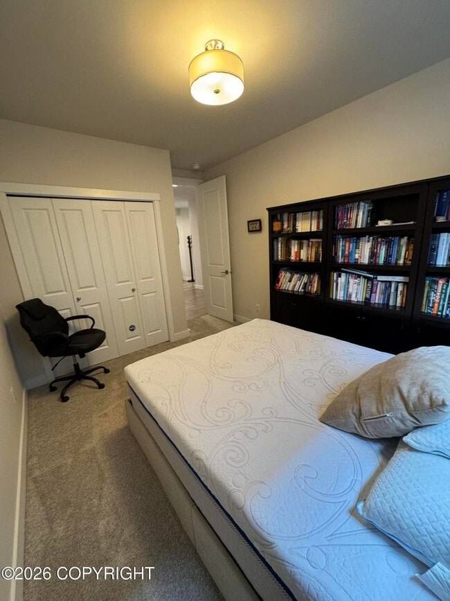 Building Photo - Fully furnished ranch style in downtown Anchorage