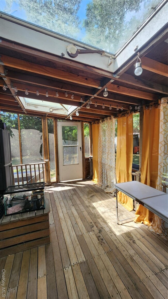 Building Photo - 193 Commack Rd