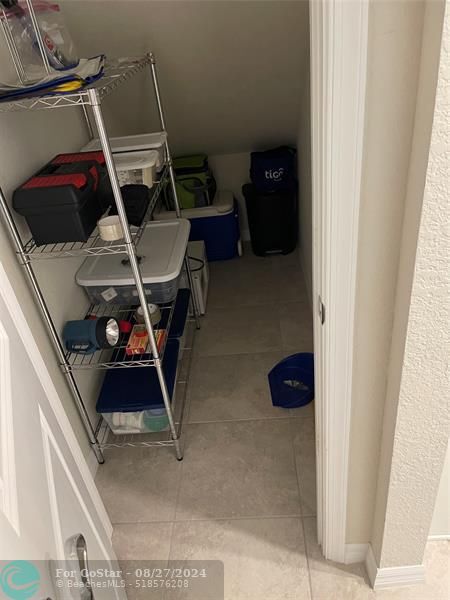 Building Photo - 2127 Appleton Cir S