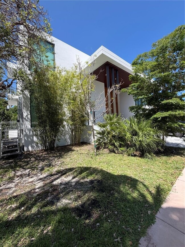 Building Photo - 253 W Enid Dr