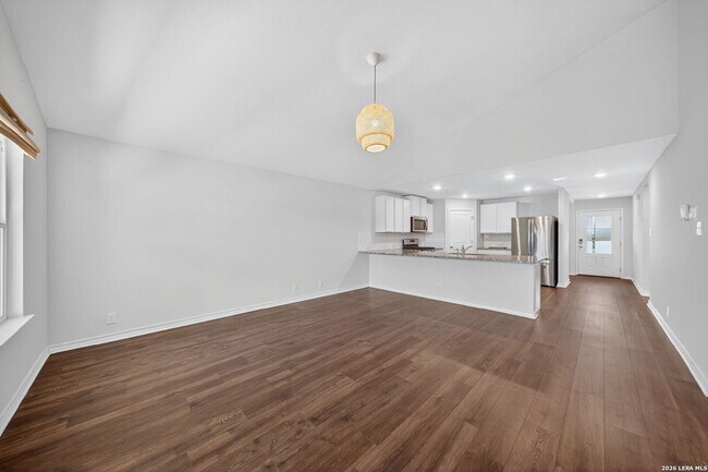 Building Photo - Open Floor Plan 4 Bed/2.5 Bath Home in Alamo Ranch