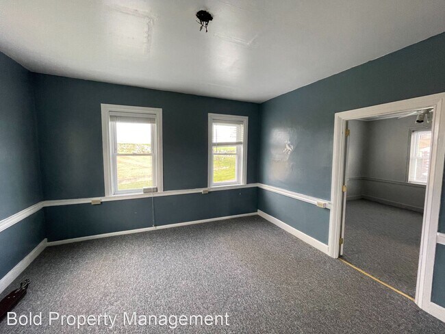 Building Photo - 3 br, 1.5 bath House - 76 Host Church Rd.
