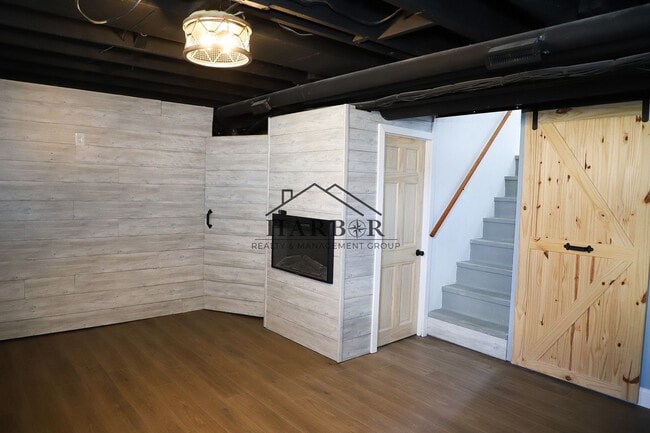 Building Photo - 3 Bedroom Single Family Home in SE Rochest...