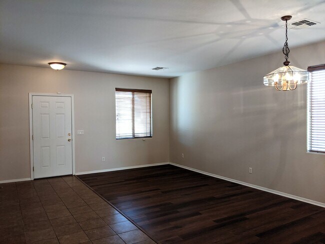 Building Photo - 4 Bedroom Home in Trailside Point/Bridle C...