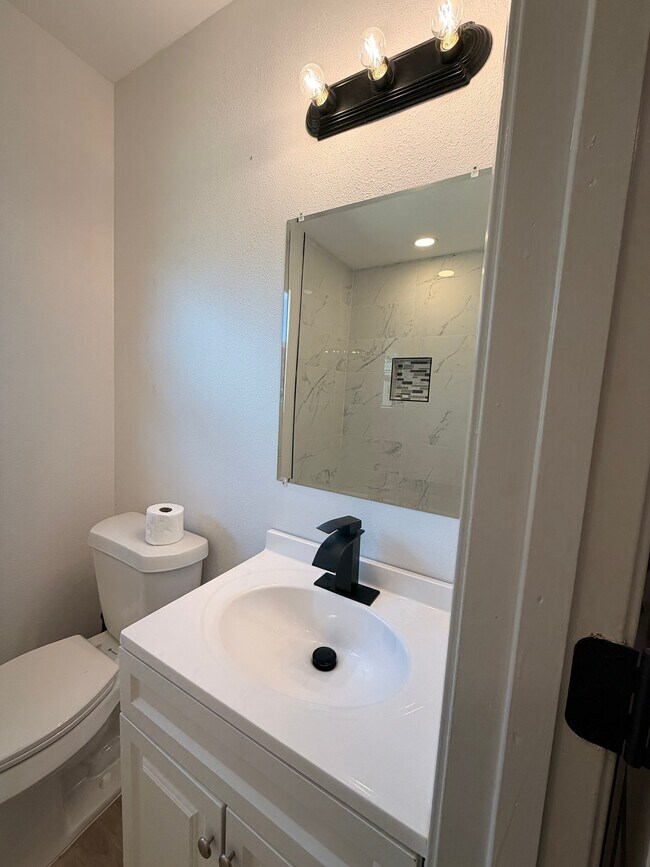Building Photo - 3 Pershing Dr