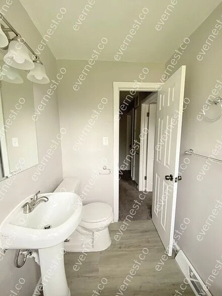 Building Photo - 33116 Armada Ct