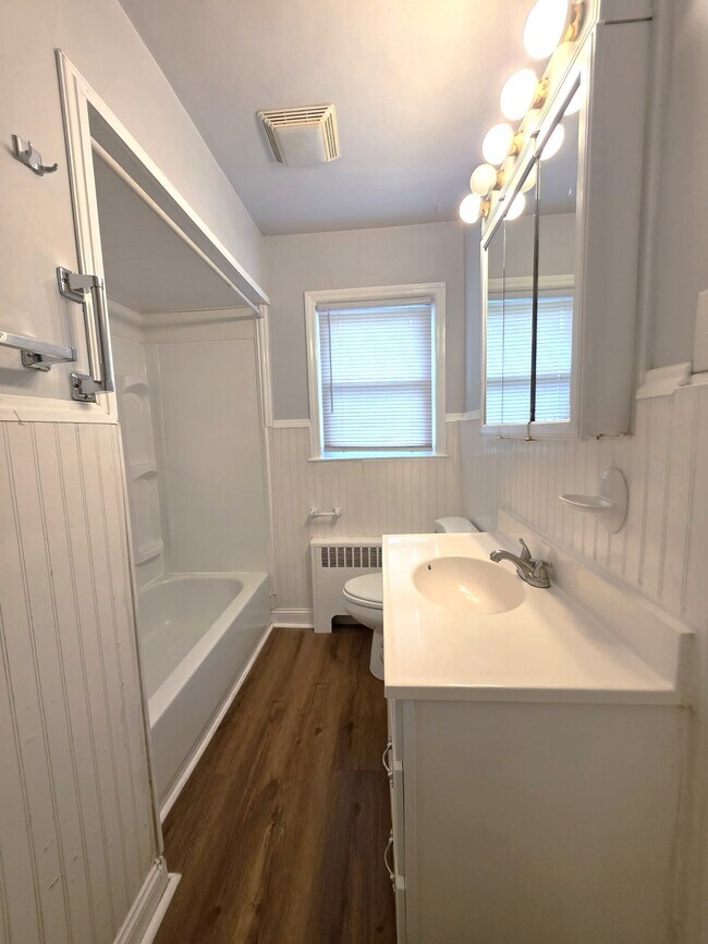 Building Photo - 1209 Belmont Ave