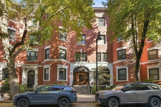 Building Photo - 87 Gainsborough St