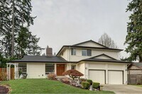 Building Photo - Spacious 4 Bedroom/3ba Bath Bellevue Home Available Now!