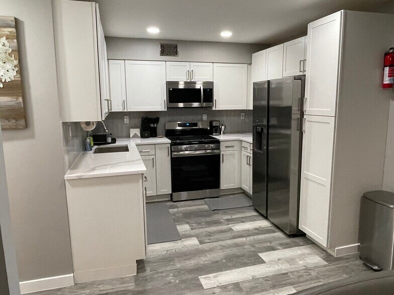 Building Photo - 29 Skyline Dr