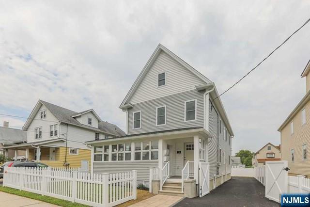 Building Photo - 24 Henry Pl