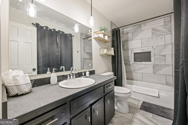 Building Photo - 2431 Weatherford Ct