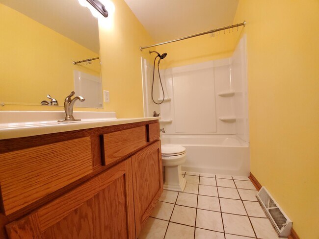 Building Photo - 4023 5th Pl NW