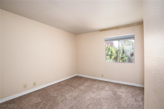 Building Photo - 4310 Sandy River Dr