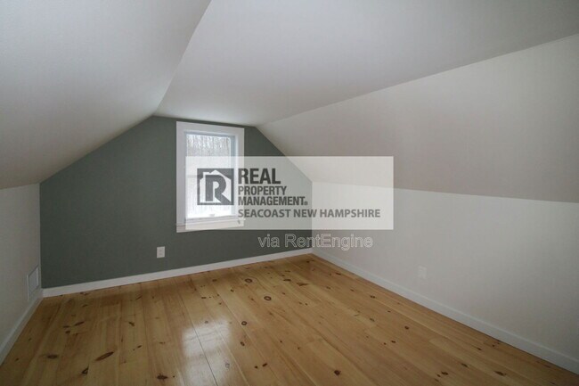 Building Photo - 182 Madbury Rd