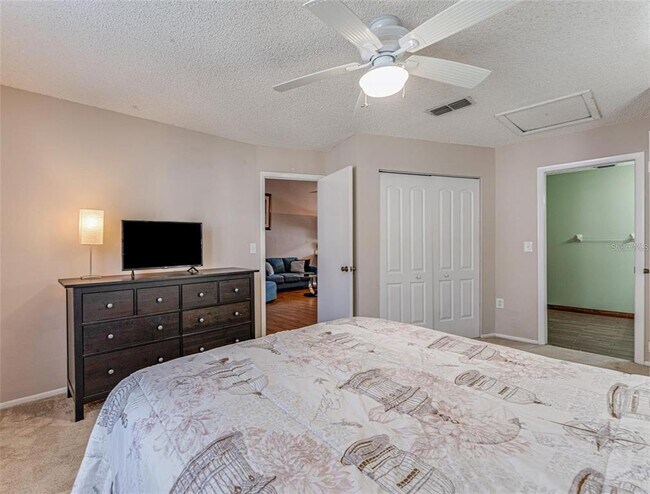 Building Photo - 6401 Drexel Dr