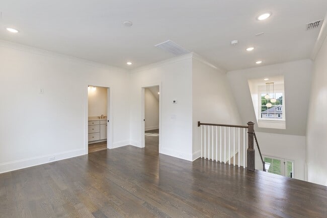 Building Photo - 1413 Clifton Ln