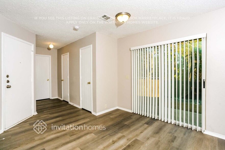 Building Photo - 825 Monette Dr