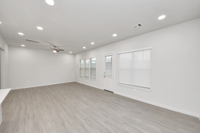 Building Photo - 22019 Ferguson Mdw Ln