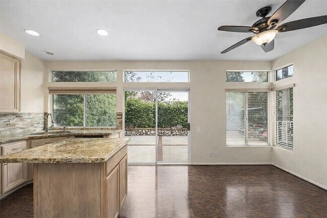 Building Photo - 908 S Lone Pine Ln