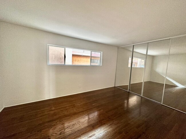 Building Photo - 7545 Hampton Ave