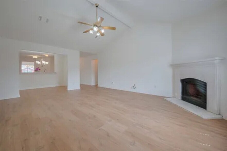 Building Photo - 10918 Linden Gate Dr