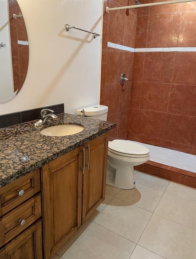 Building Photo - 861 E 14th St