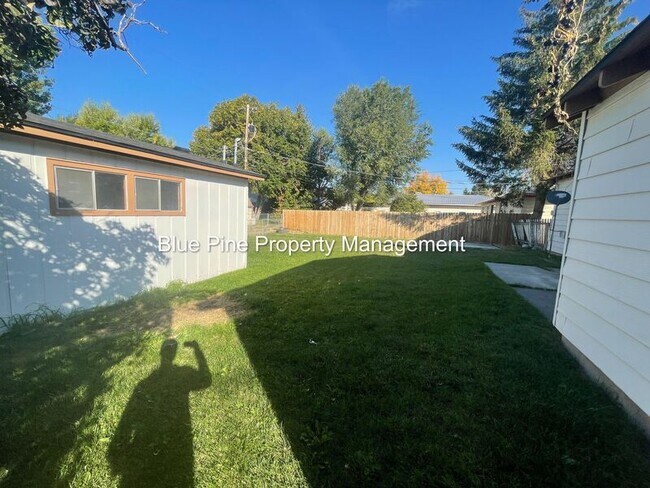 Building Photo - 960 Homer Ave