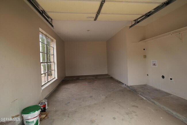Building Photo - 3406 Moonlight Ave