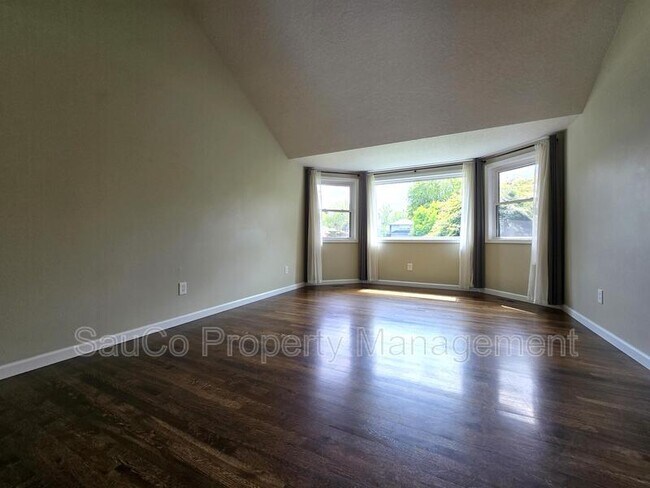 Building Photo - 20365 NW Quail Hollow Dr
