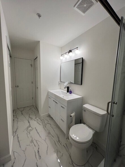 Guest bathroom - 121 Timberbrook Ln