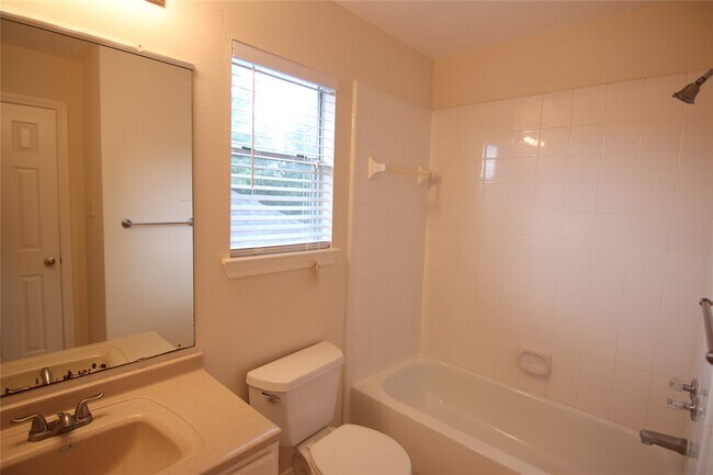 Building Photo - 3123 W Hampton Dr