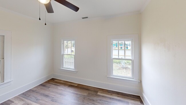 Building Photo - 47062 Buxton Back Rd