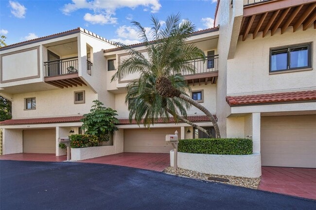 Primary Photo - 240 Windward Passage