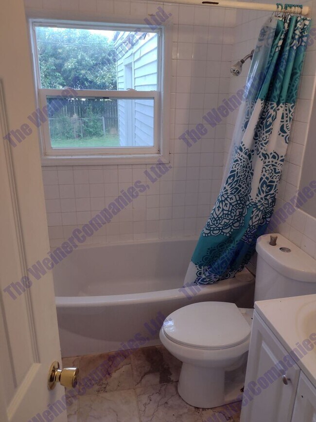 Building Photo - Sublease Available Now!!