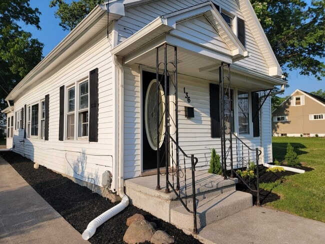 Building Photo - 136 E Edwards St