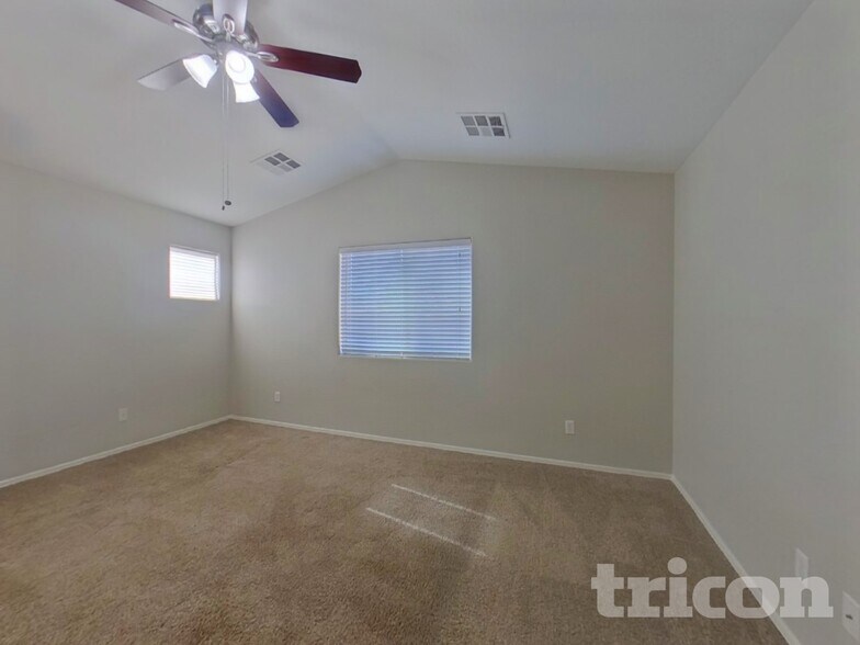 Building Photo - 35770 W Velazquez Dr