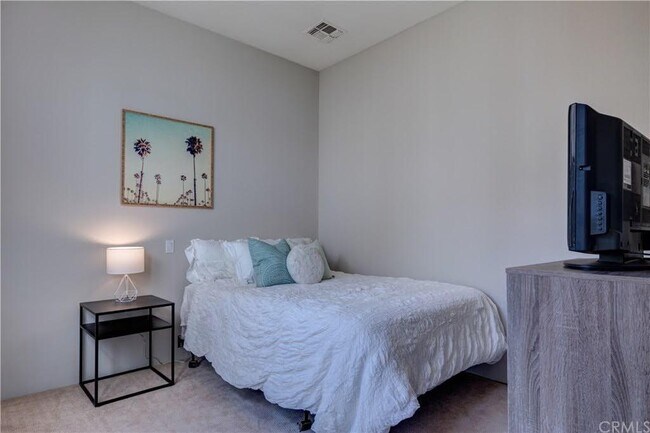 Building Photo - 49520 Mission Dr W