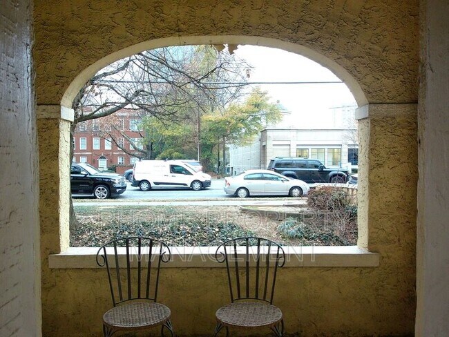 Building Photo - 2855 Peachtree Rd NE