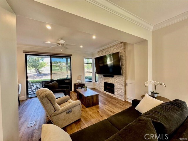 Building Photo - 33 Oak Knolls