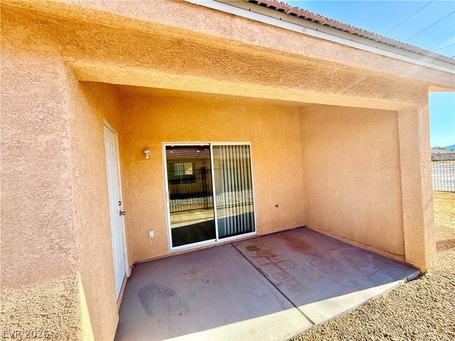 Building Photo - 1070 S Potro Ave