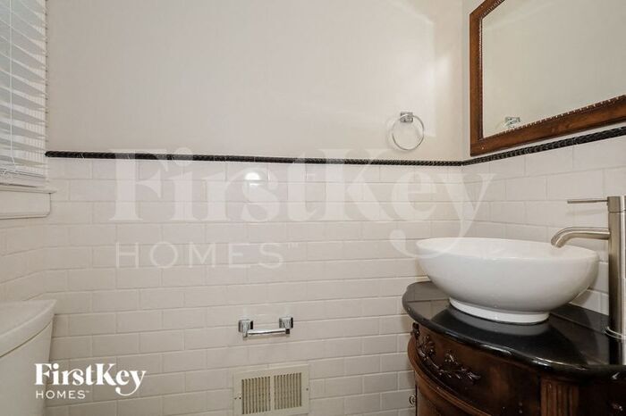 Building Photo - 1617 Calumet Pl