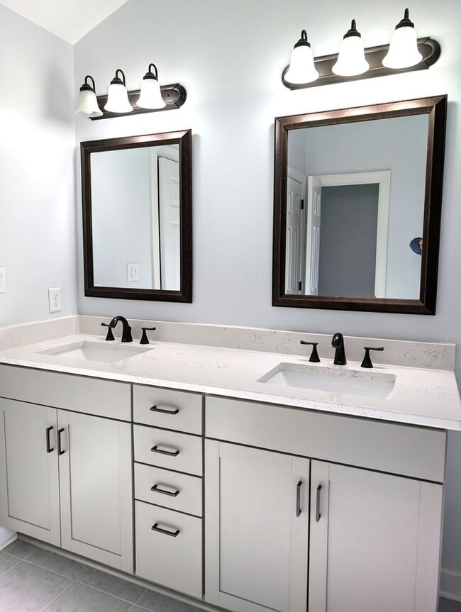 Building Photo - Luxury 4 Bedroom Home with Bonus!  Waxhaw! Rea Road!