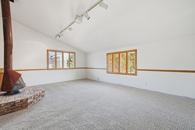 Building Photo - Rare Free-Standing Bluffs Z Plan – Largest...