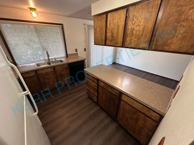 Building Photo - FREE RENT! Charming 3-Bed Oasis with 2 Full Baths in Gresham – Perfectly Cozy at 1088 Sq Ft!