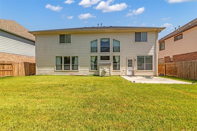 Building Photo - 16343 Mellow Oaks Ln