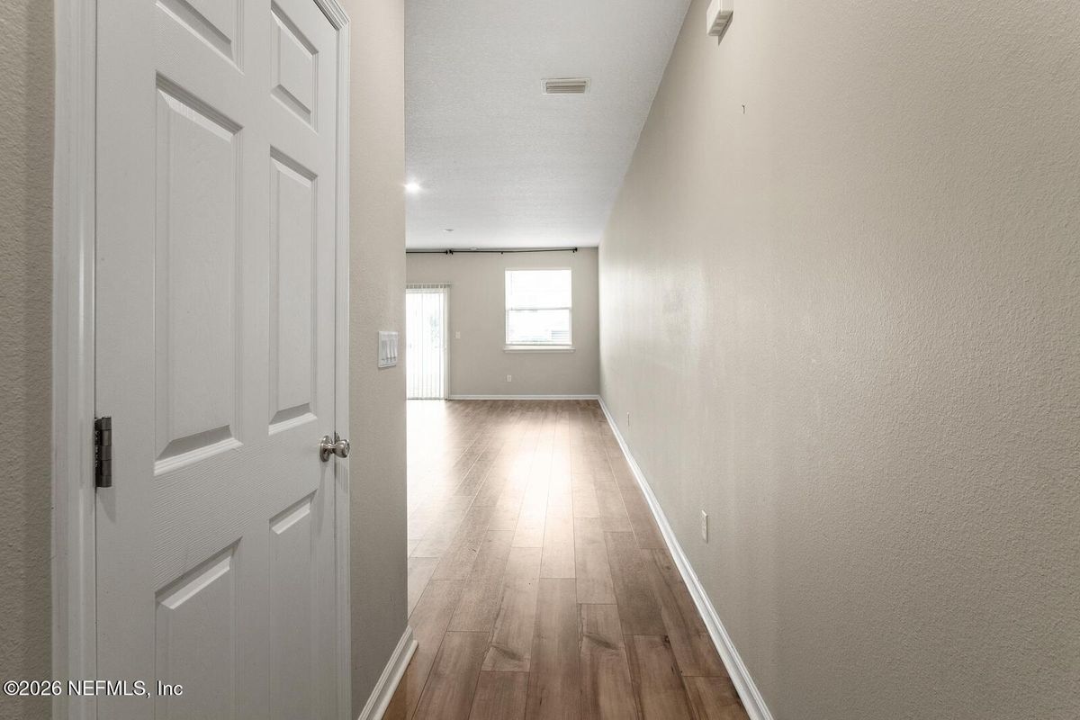 Building Photo - 9787 Fiddleback Ln