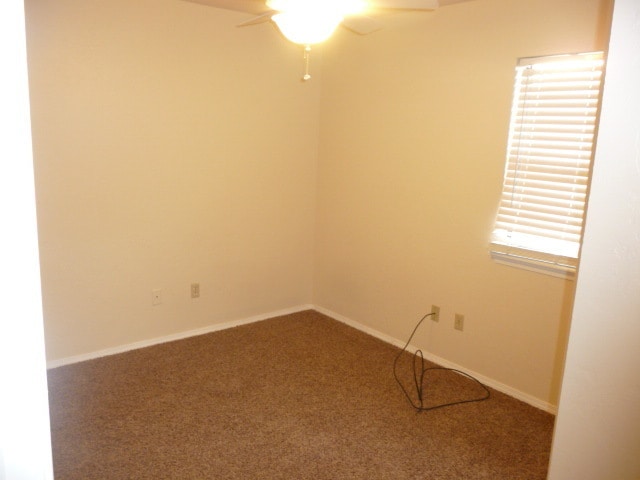 Building Photo - 114 SE Trenton Rd