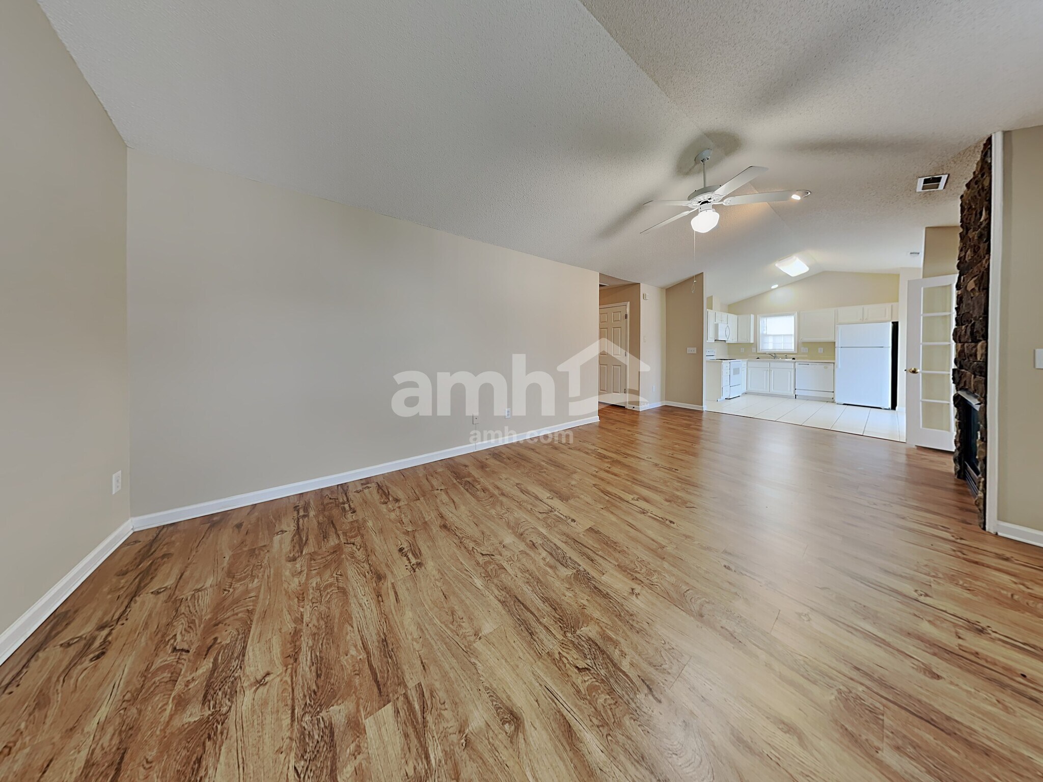 Building Photo - 160 Charlotte Ct