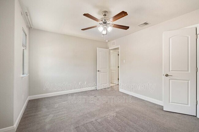 Building Photo - 1050 Kenney Fort Xing